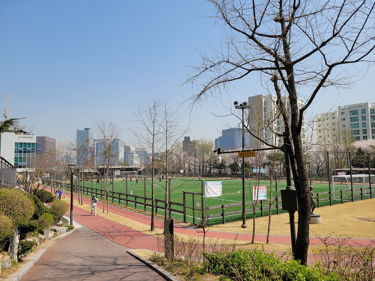 英媒：比苏马在吸笑气之后面临纪律处罚，热刺要在冬窗送走他